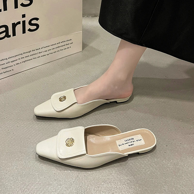 Women's classic fashion low heeled flats comfortable closed toe slippers 2025 New women design elegant vintage sandals