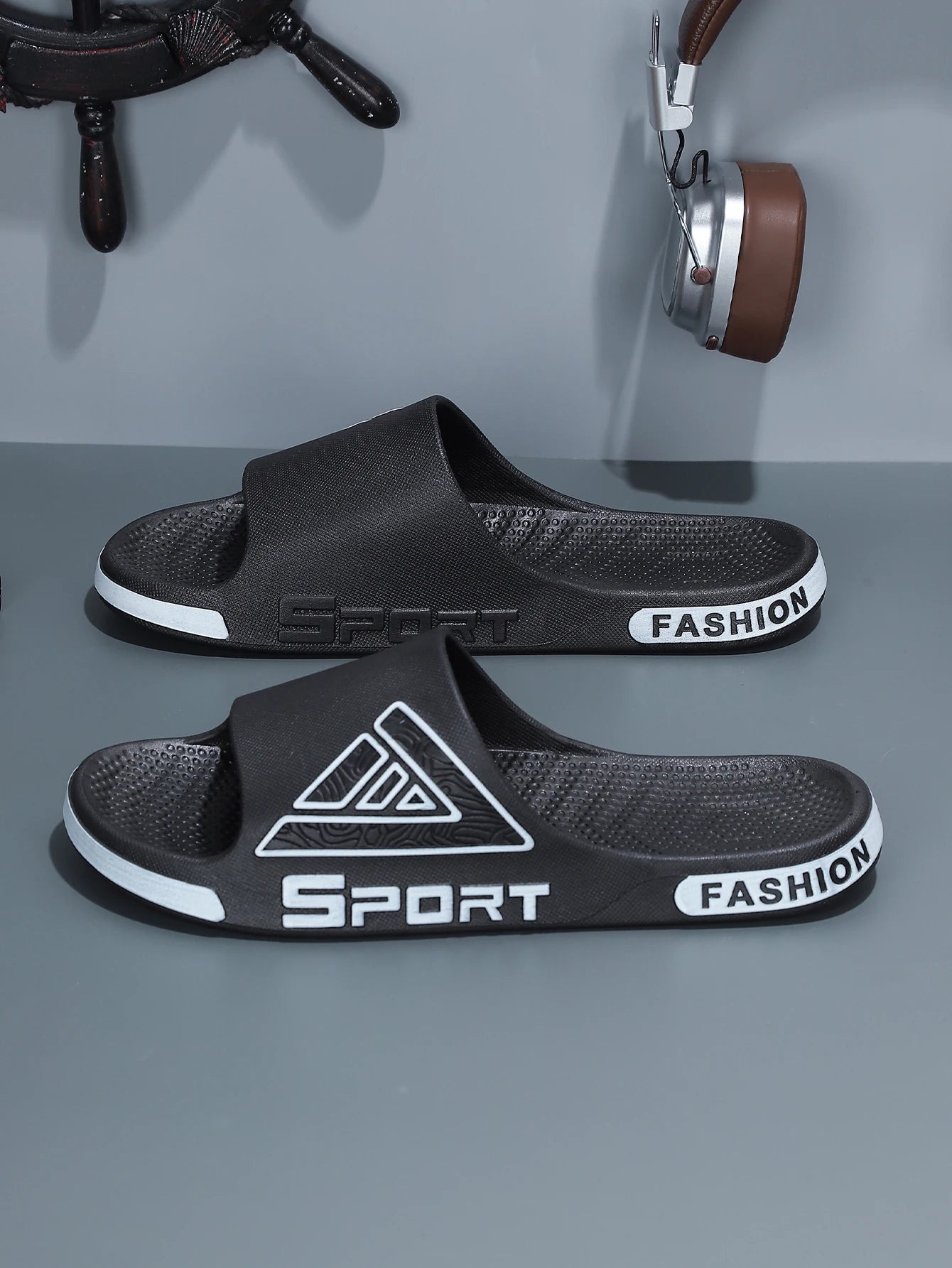 Men's Slippers, Durable for Outdoor Use, Summer Outdoor Wear, Indoor Home, Deodorant, Non-Slip, Bathroom Bathing, Thick-Soled Sandals for Men