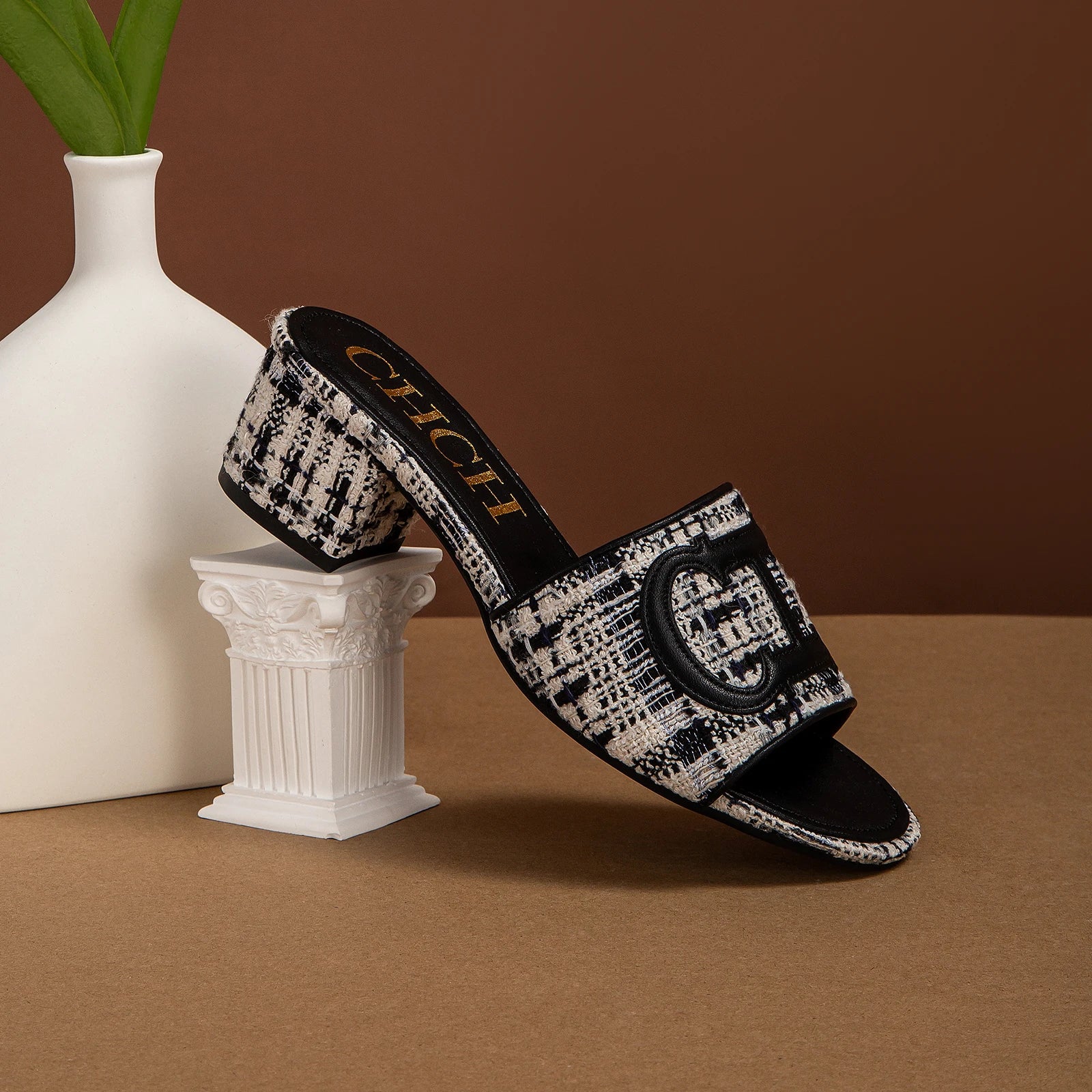 Women's Slippers 2024 New Brand Fabric Low Heel Sandals Outdoor Business Commuter Women's Shoes