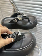Woman flip flops Popular Design Shoes 2025 trend Casual Platform Sandals non-slip Outdoor slippers Unique features Flat sandals