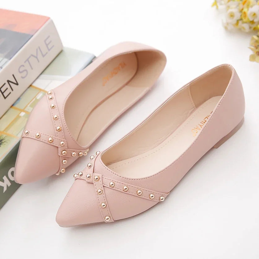 Woman Flats Shoes Rivet Spring Summer New Female Metal Pointed Toe Casaul Shoes Comfortable Flats Loafers Shoes
